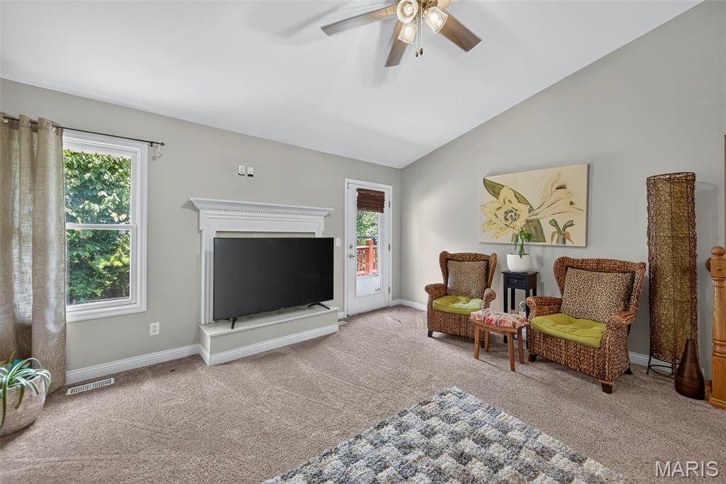 384-386 Shadow Pines Drive Property Photo 8