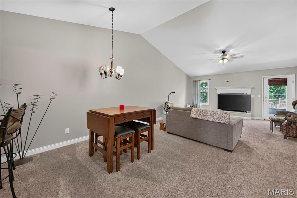 384-386 Shadow Pines Drive Property Photo 10