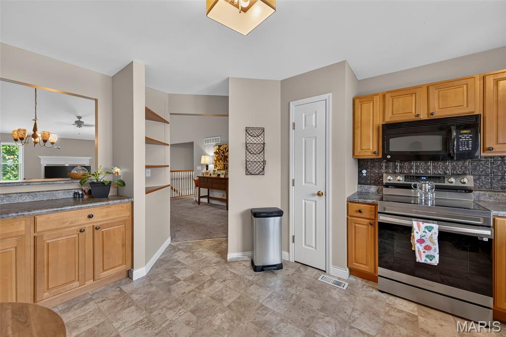384-386 Shadow Pines Drive Property Photo 13