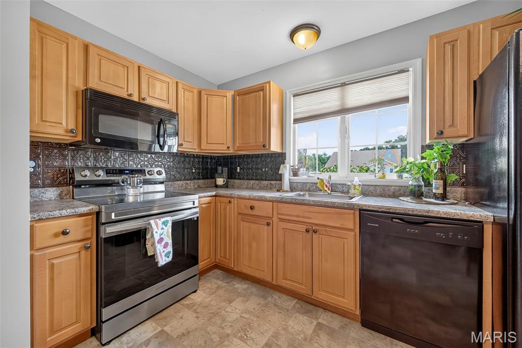 384-386 Shadow Pines Drive Property Photo 14