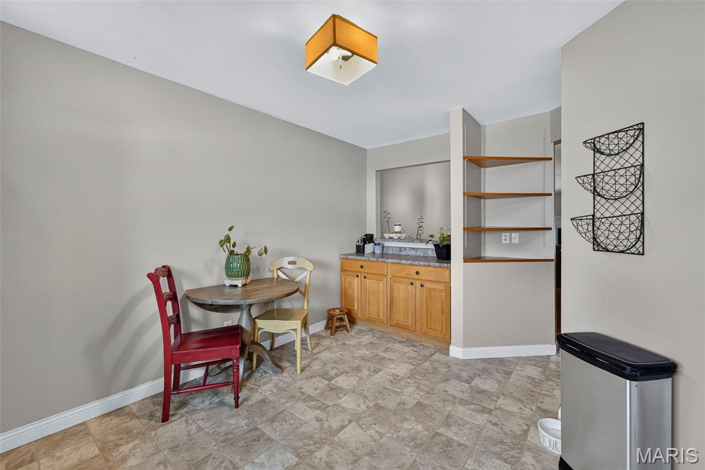 384-386 Shadow Pines Drive Property Photo 16