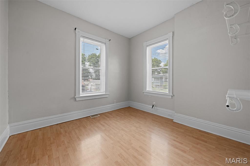 4717 S Compton Avenue Property Photo 12