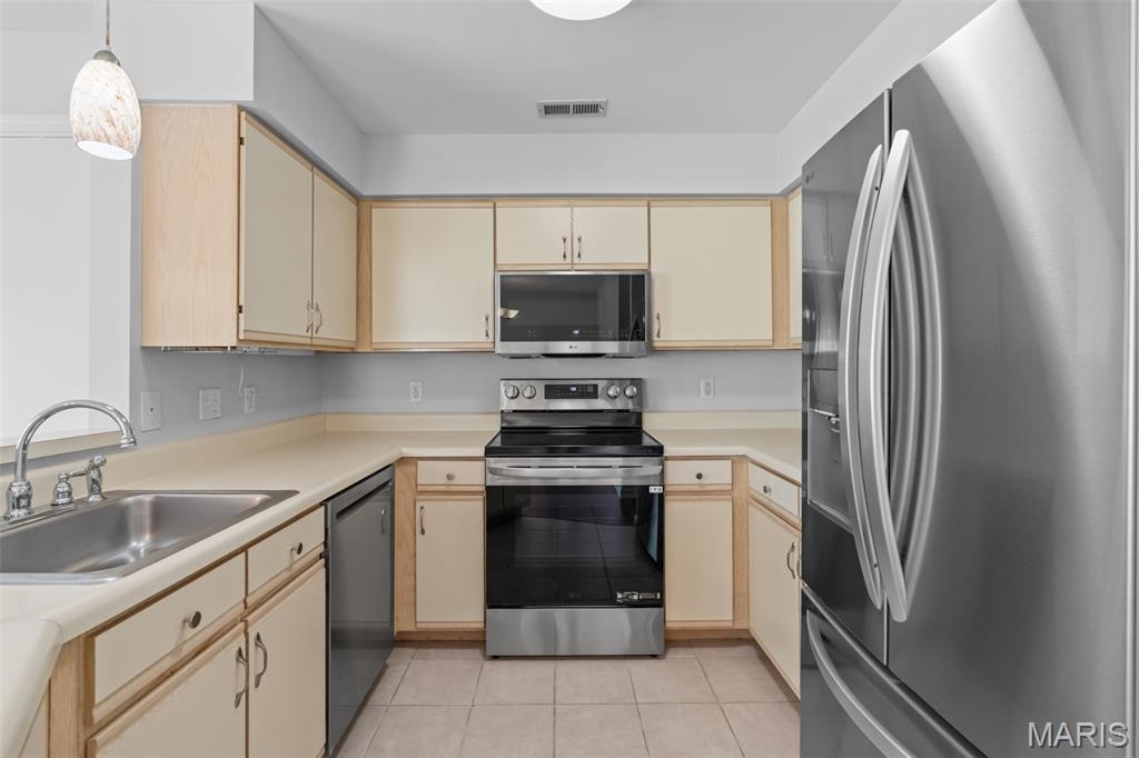 1323 Holgate Drive B Property Photo 10