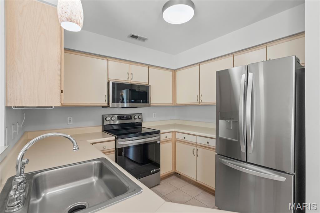 1323 Holgate Drive B Property Photo 13