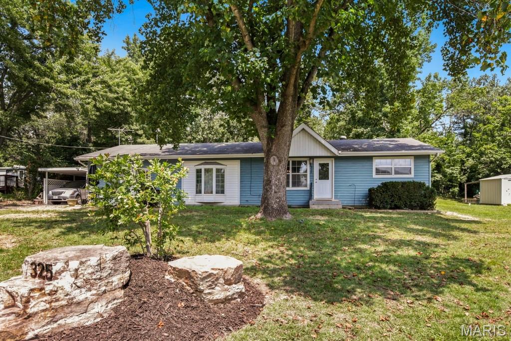 325 Lake Shore Drive Property Photo 1