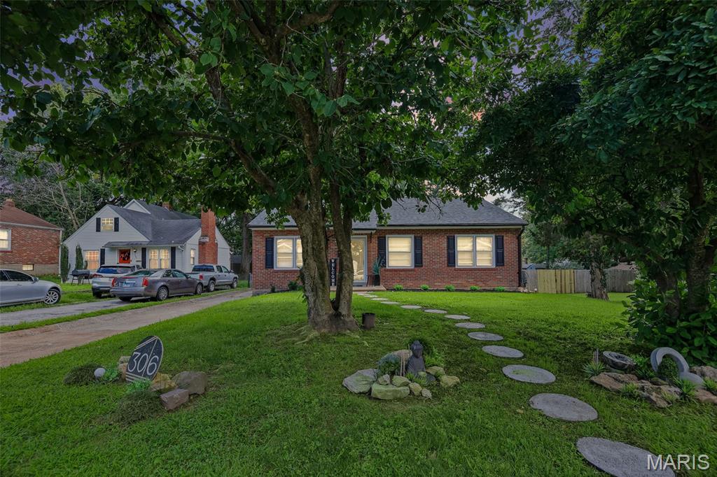 306 Roberta Avenue Property Photo 1