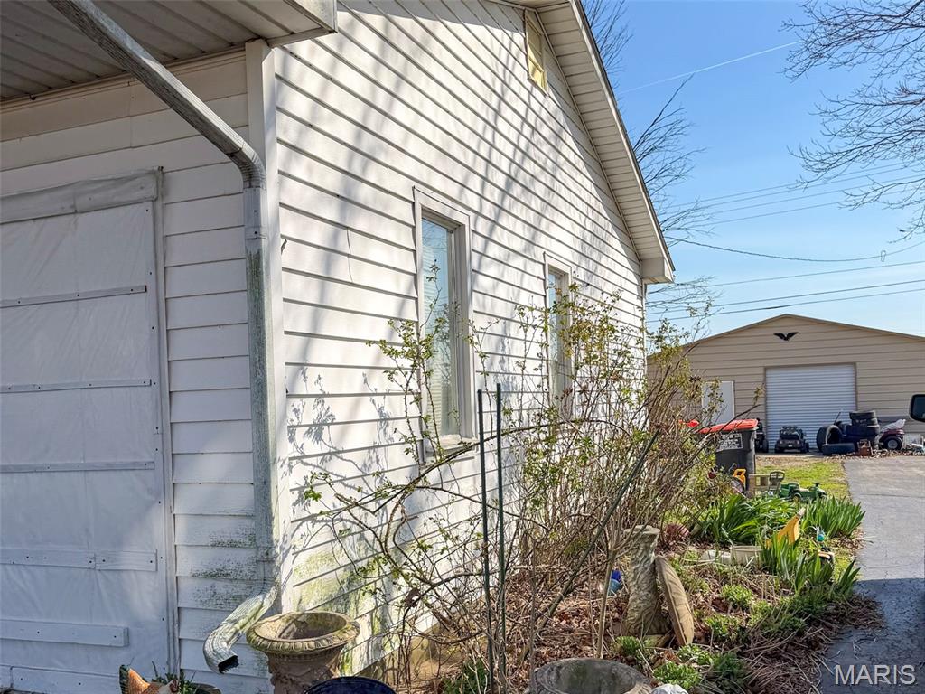 1028 W Old Highway C Property Photo 2