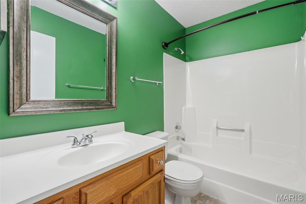 816 Ginger Wood Court Property Photo 13