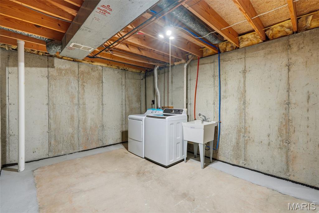 816 Ginger Wood Court Property Photo 18
