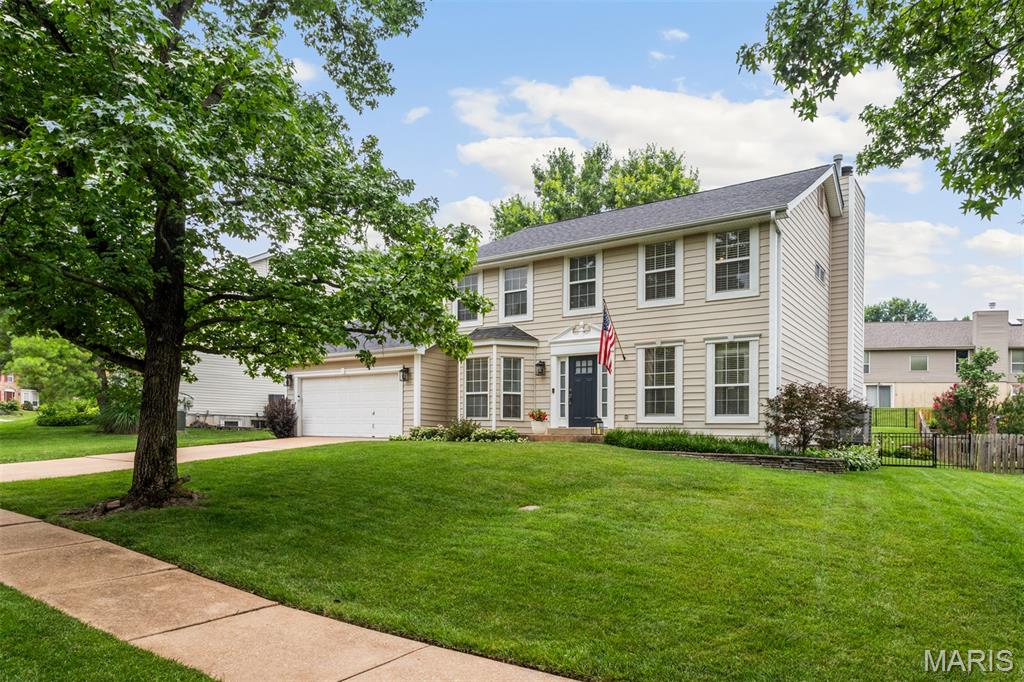 902 Oakmoor Drive