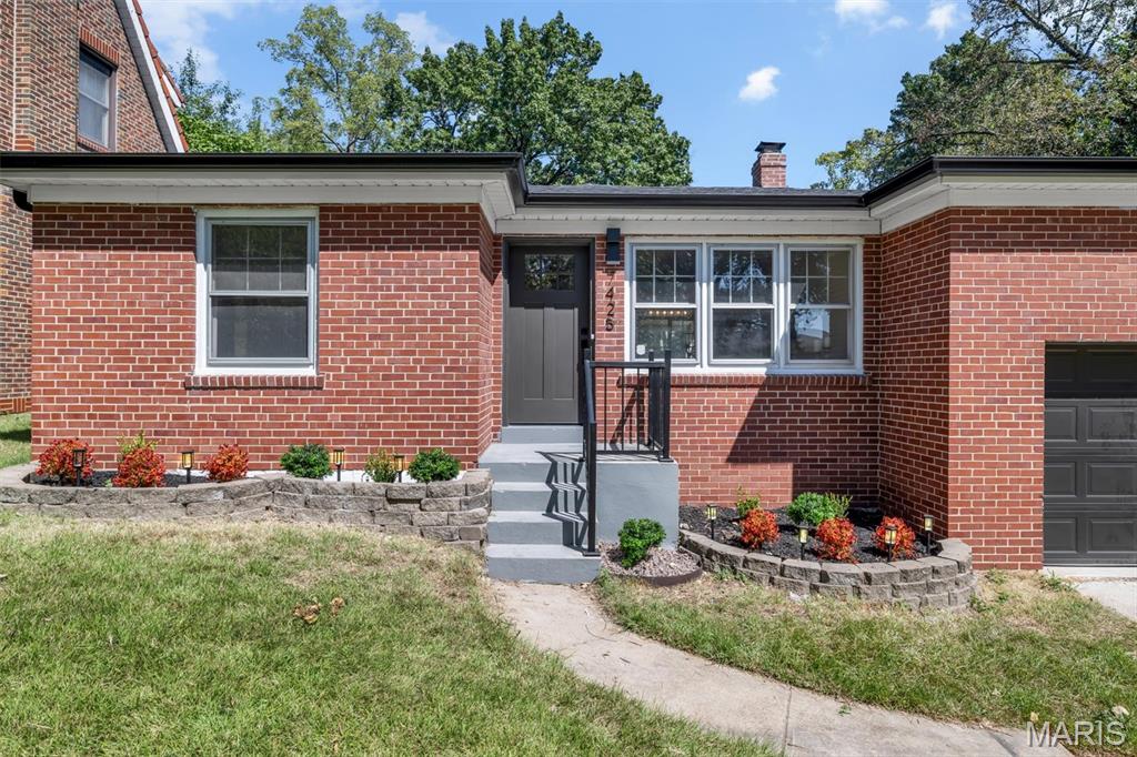 7425 Melrose Avenue Property Photo 2