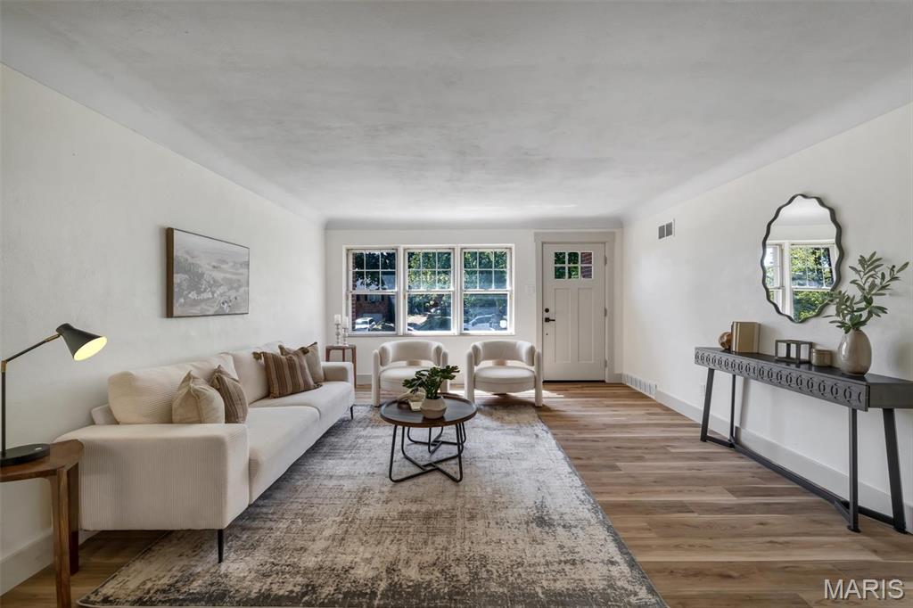7425 Melrose Avenue Property Photo 7