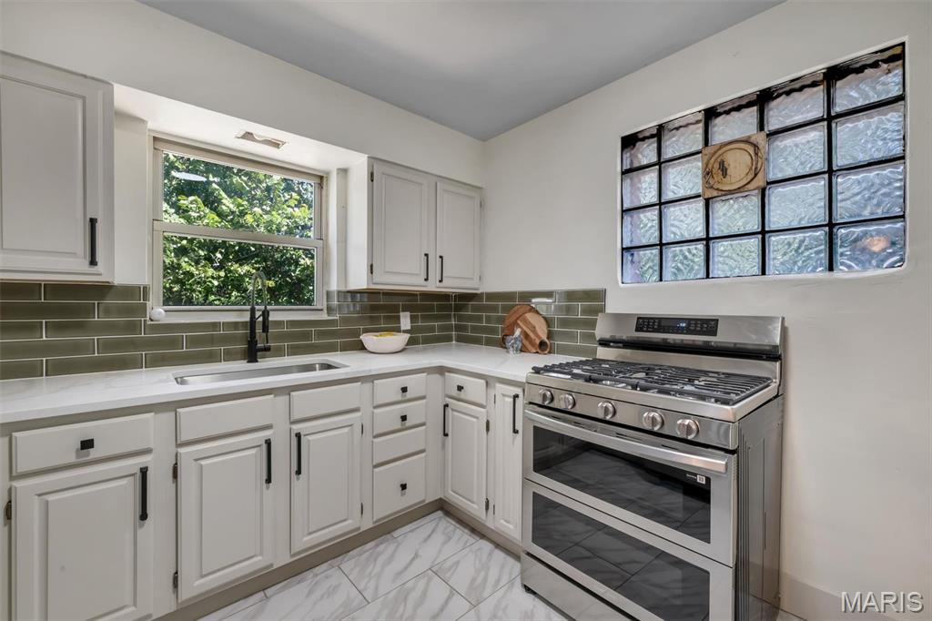 7425 Melrose Avenue Property Photo 14
