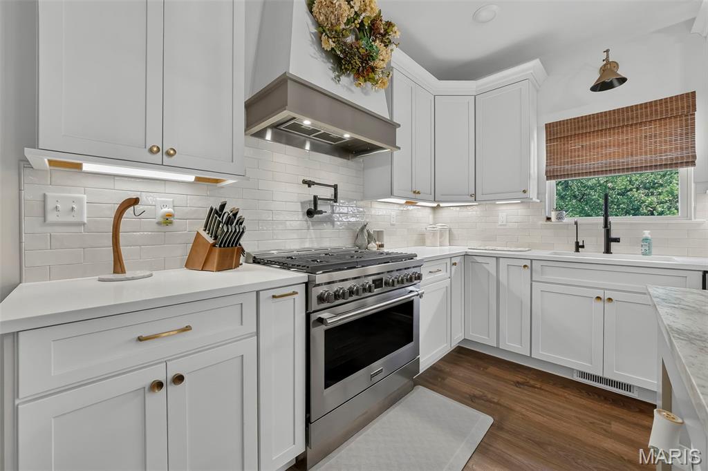 123 Stone Canyon Boulevard Property Photo 17