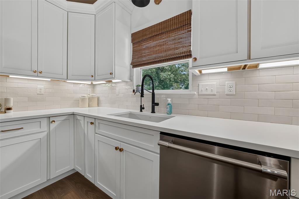 123 Stone Canyon Boulevard Property Photo 19