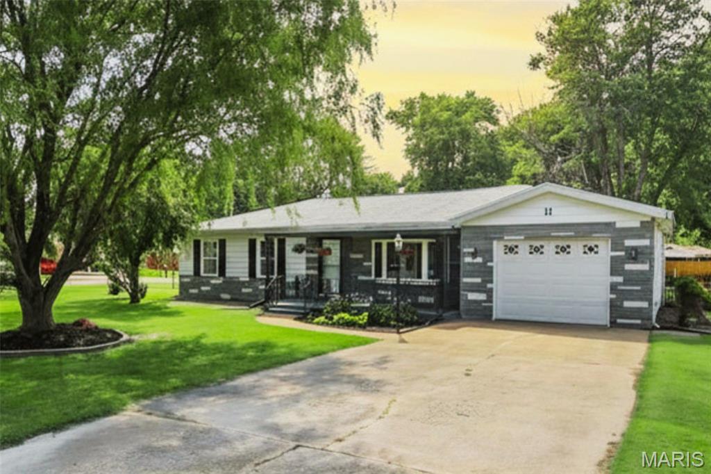 11 Oak Drive