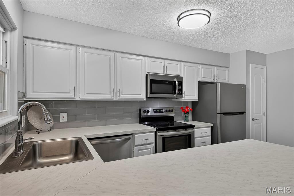 31 Delray E Property Photo 12