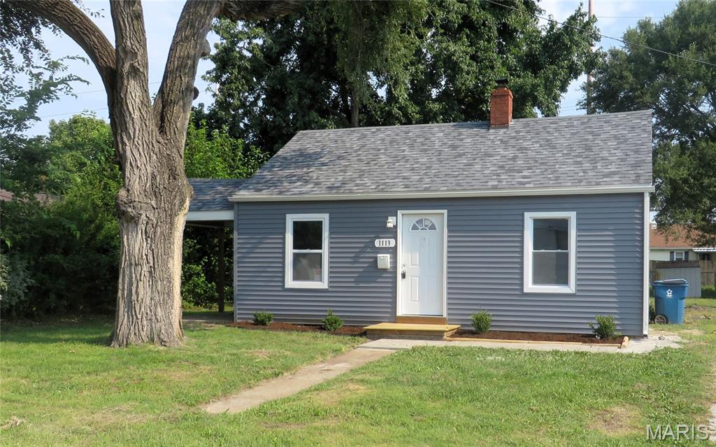1113 E Lorena Avenue Property Photo 1