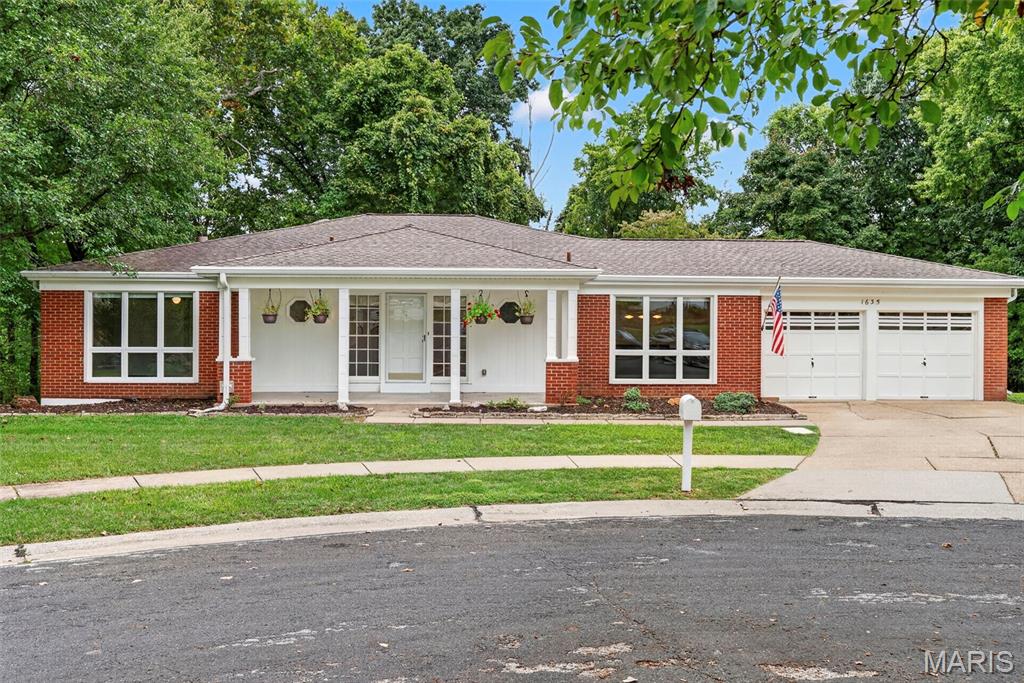 1635 Hobnail Court Property Photo 1