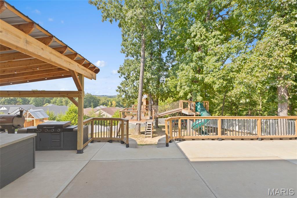 1409 Burrwyck Lane Property Photo 4