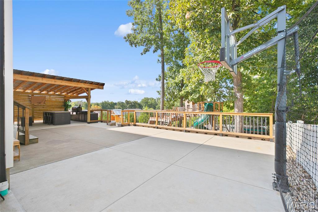1409 Burrwyck Lane Property Photo 31