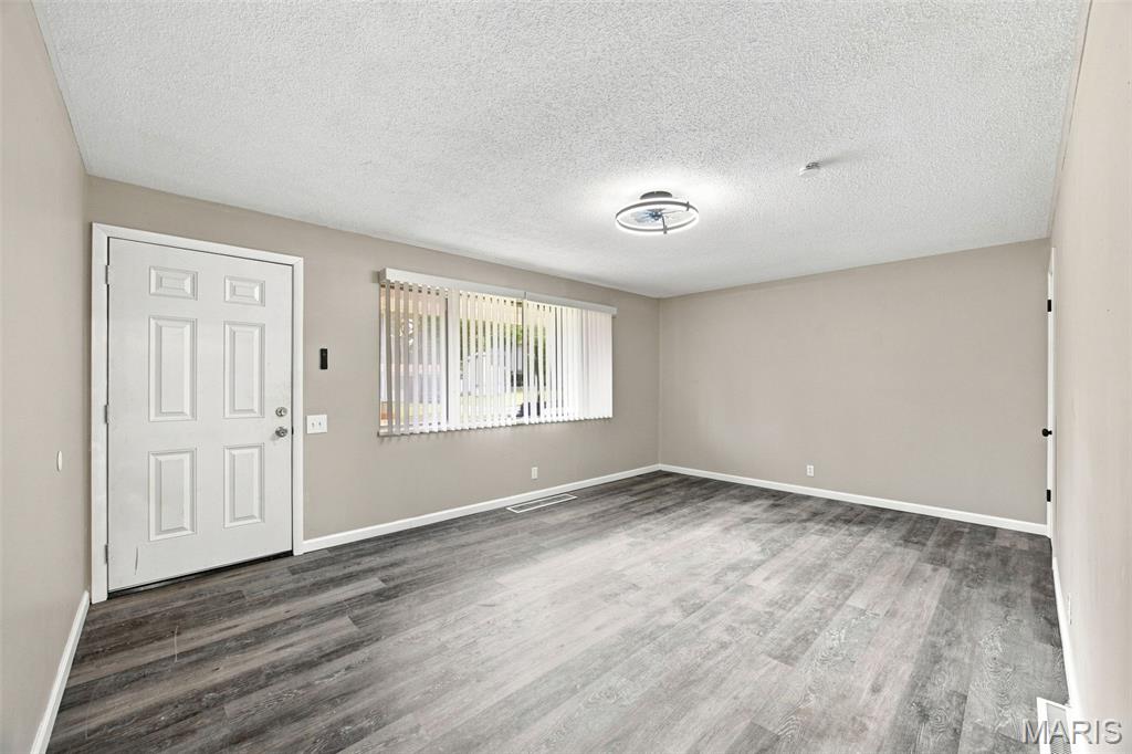 10316 Chesley Drive Property Photo 4