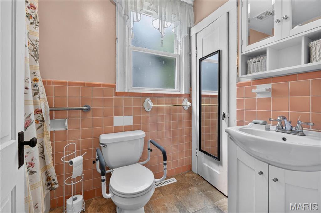6731 Aliceton Avenue Property Photo 23