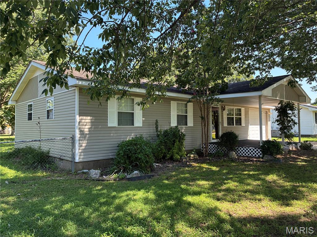 1704 Sidney Street Property Photo 1