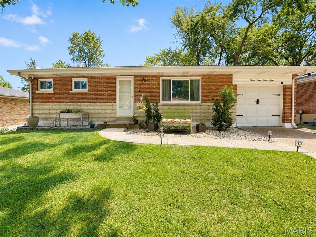 9828 Whitcomb Lane Property Photo 1