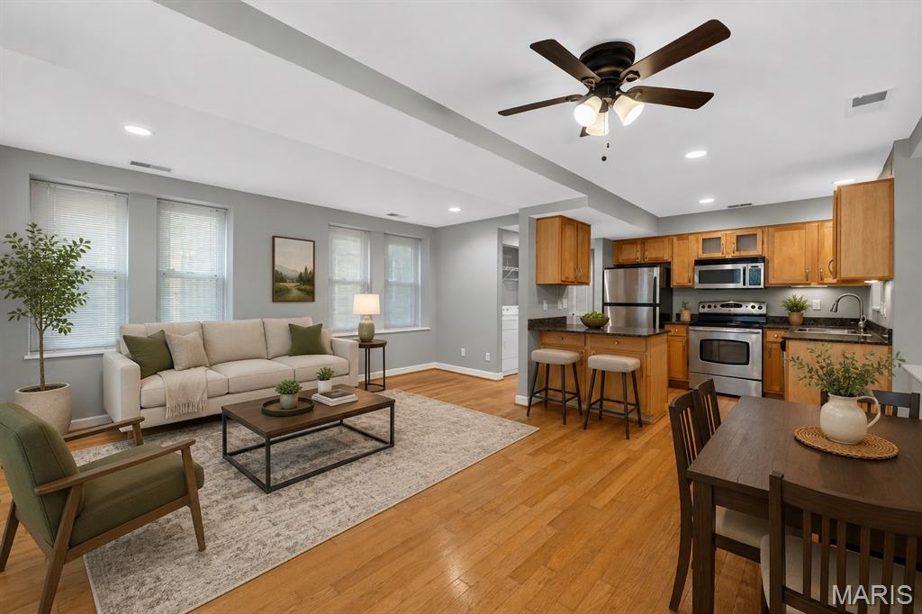 5360 Pershing Avenue 2a Property Photo 1