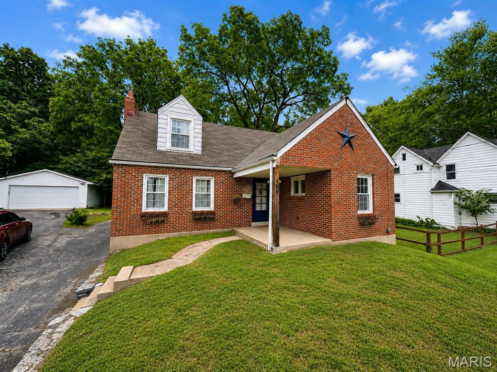 207 Tiffin Avenue Property Photo 2