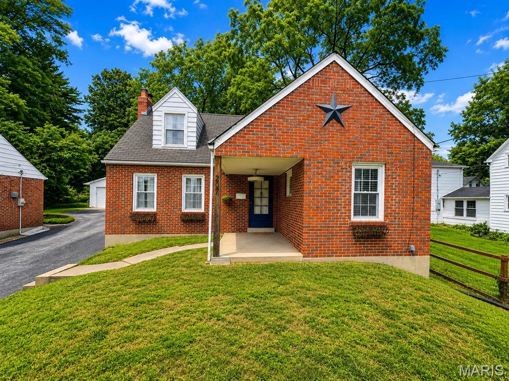 207 Tiffin Avenue Property Photo 3