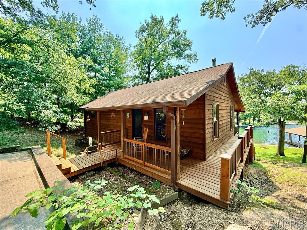 2026 Oak Way Property Photo 1