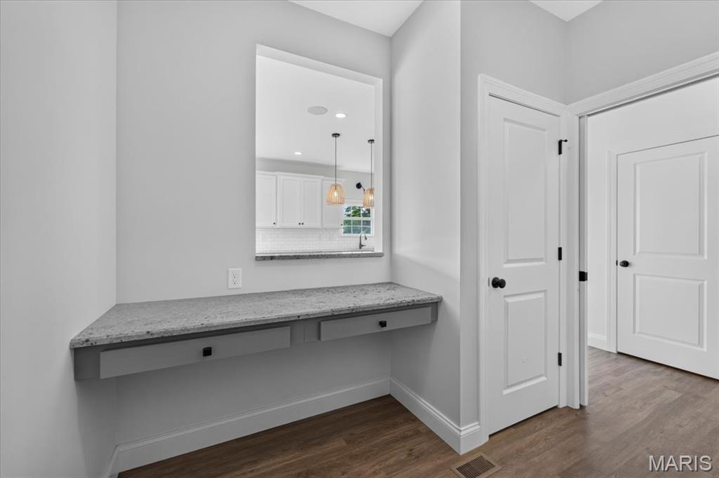 1135 Duxbury Lane Property Photo 16
