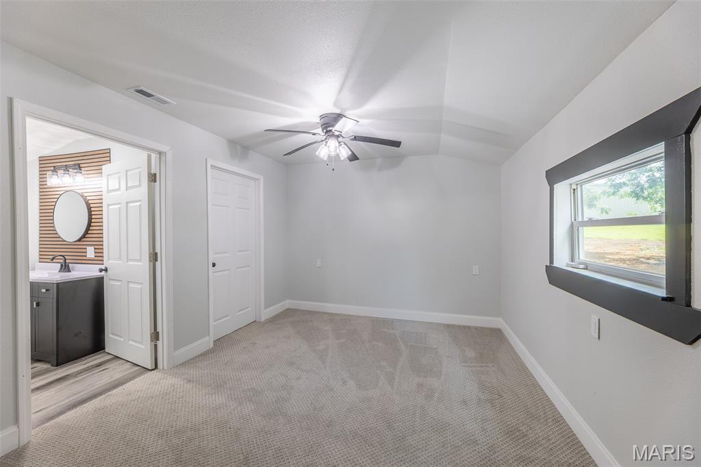 26050538 Property Photo 9