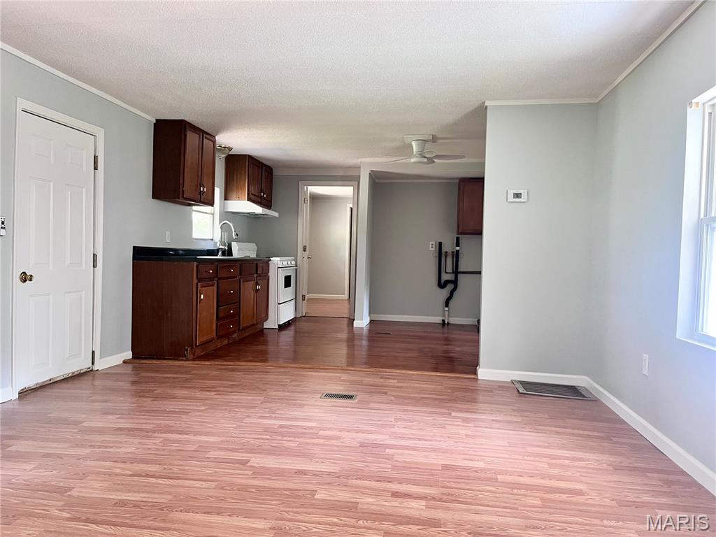 3867 Flucom Road Property Photo 8