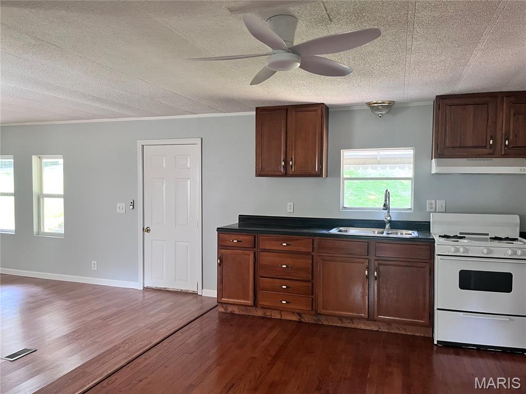 3867 Flucom Road Property Photo 10