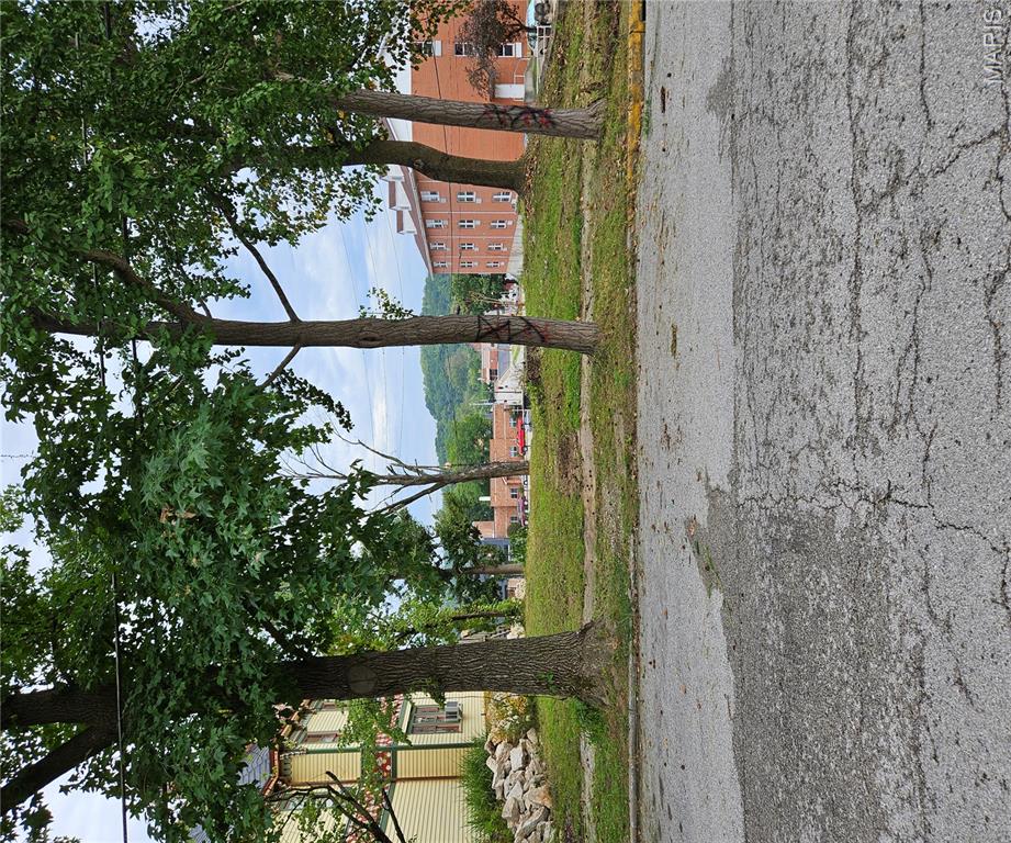 923 Center Street Property Photo 1