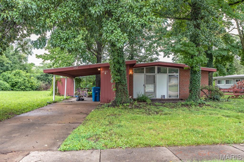 6563 January Avenue Property Photo 1