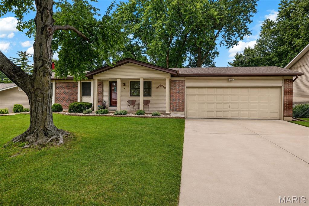 7 Park Charles Boulevard Property Photo 1