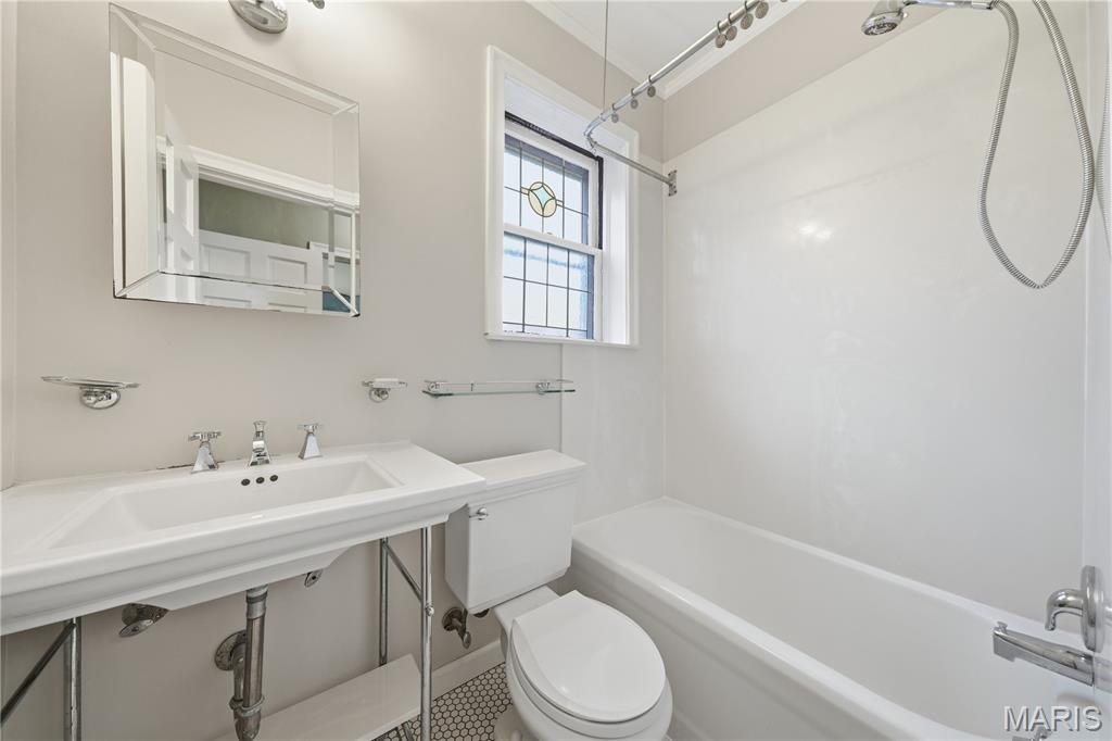 7529 Wellington Way 3 Property Photo 22