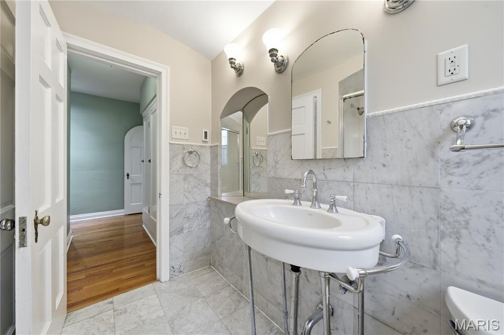 7529 Wellington Way 3 Property Photo 24