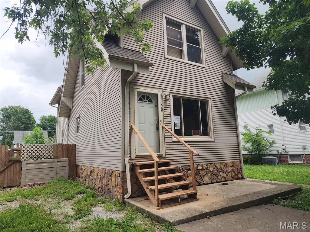 907 Johnson Street Property Photo 2