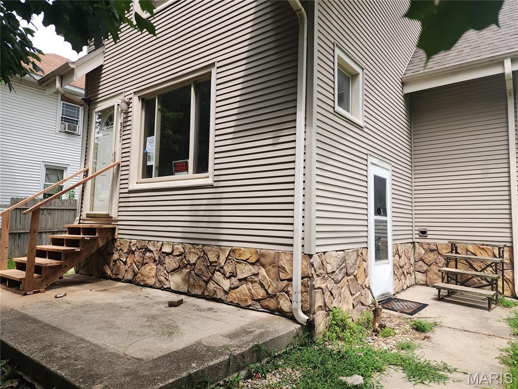 907 Johnson Street Property Photo 4