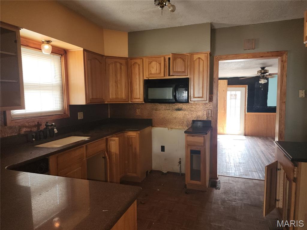 907 Johnson Street Property Photo 5