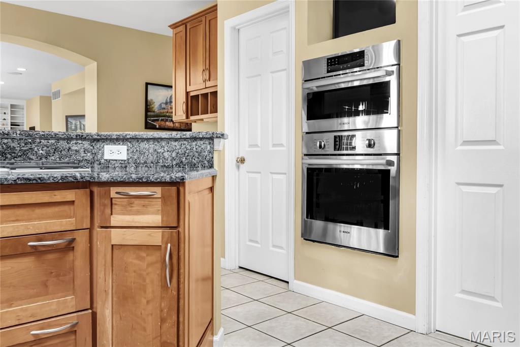 17655 Vintage Oak Drive Property Photo 18