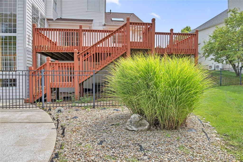 17655 Vintage Oak Drive Property Photo 48