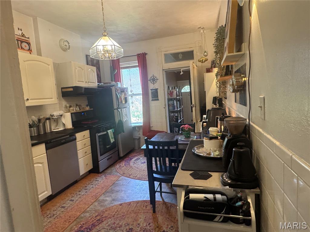 4175 Flad Avenue Property Photo 4