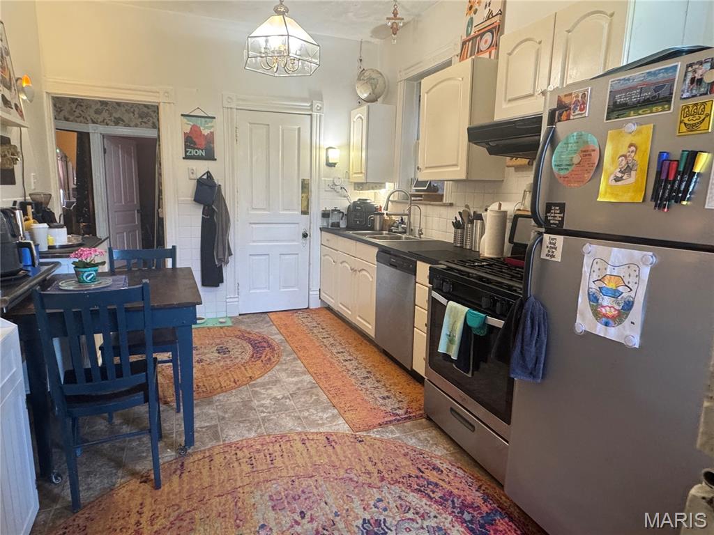 4175 Flad Avenue Property Photo 7