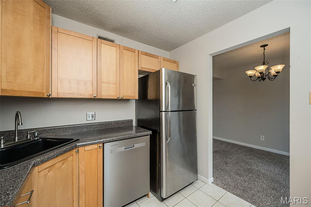 9122 Eager Road Property Photo 15